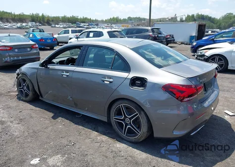 2019 Mercedes-Benz A 220 4Matic из США, поврежденный, VIN WDD3G4FB3KW001688